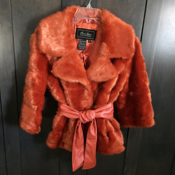 Terry Lewis Classic Luxuries Jackets & Blazers - ❄️Terry Lewis Classic Luxuries Faux Fur Jacket!